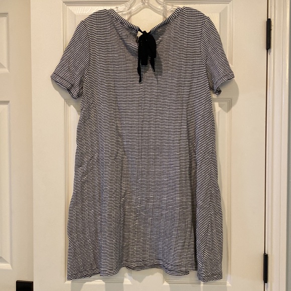 Loft Short Sleeved Dress - Picture 2 of 9